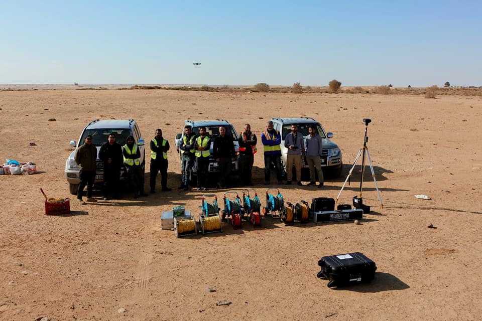 تنفيذ اعمال المسح الجيوفيزيائي الأرضي والتصوير الجوي والرفع المساحي باستخدام الطائرة المسيرة (UAV) لمناطق مختارة من البادية الوسطى خلال الفترة من 10-13/ 2023/2، لتحديد أعماق المياه الجوفية في المناطق المدروسة
